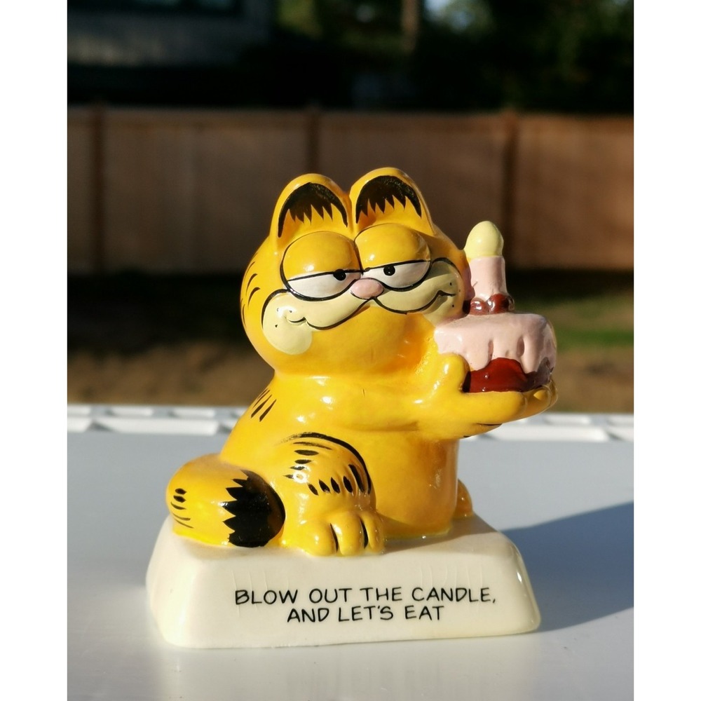 Garfield BLOW OUT THE CANDLE AND LET'S EAT Ceramic Figurine 1978, 1981  Enesco